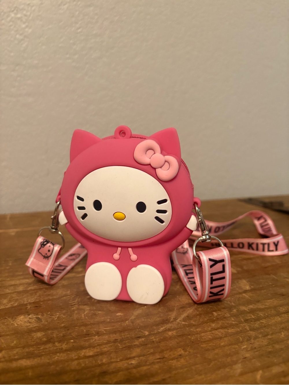 New Hello Kitty Sanrio Pink Silicone Crossbody Purse